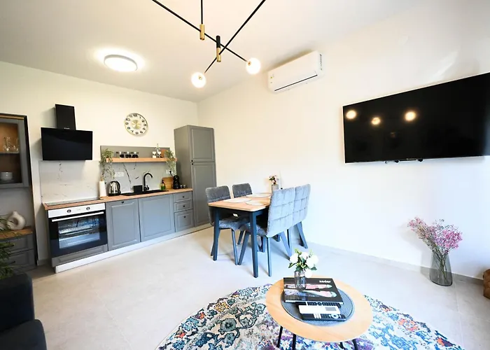 4-star Design Bubamara *